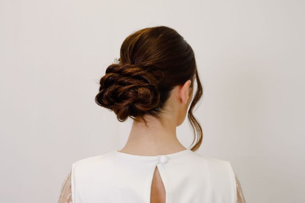 Les meilleures astuces pour un chignon flou élégant en toutes occasions